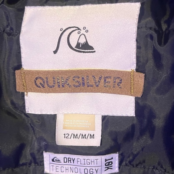 10k water resistance Kids medium(10-12) Quicksilver Snowboard/snowplay set. - Picture 5 of 8